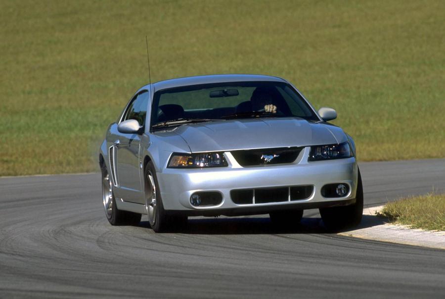  Ford Mustang SVT Cobra 2003 года  (фото 32 из 61)